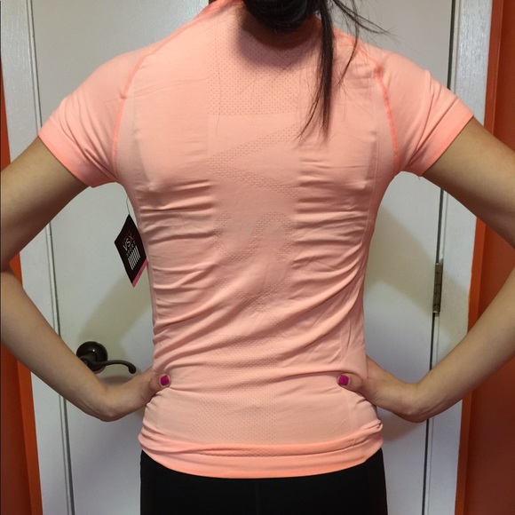 - Victoria’s secret workout mesh top price for each - Picture 7 of 8